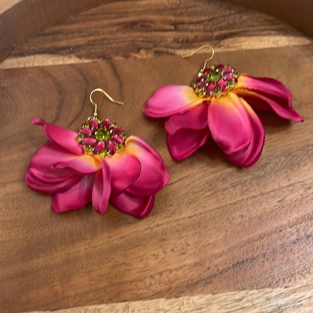Flower dangle earrings pink green crystal vintage Anthropologie one of a kind